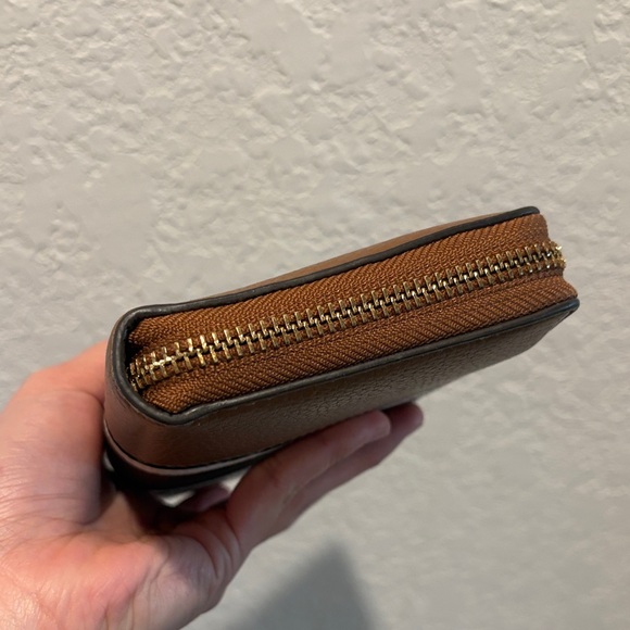 Tory Burch Brown Leather Long Zip Wallet - Picture 4 of 12